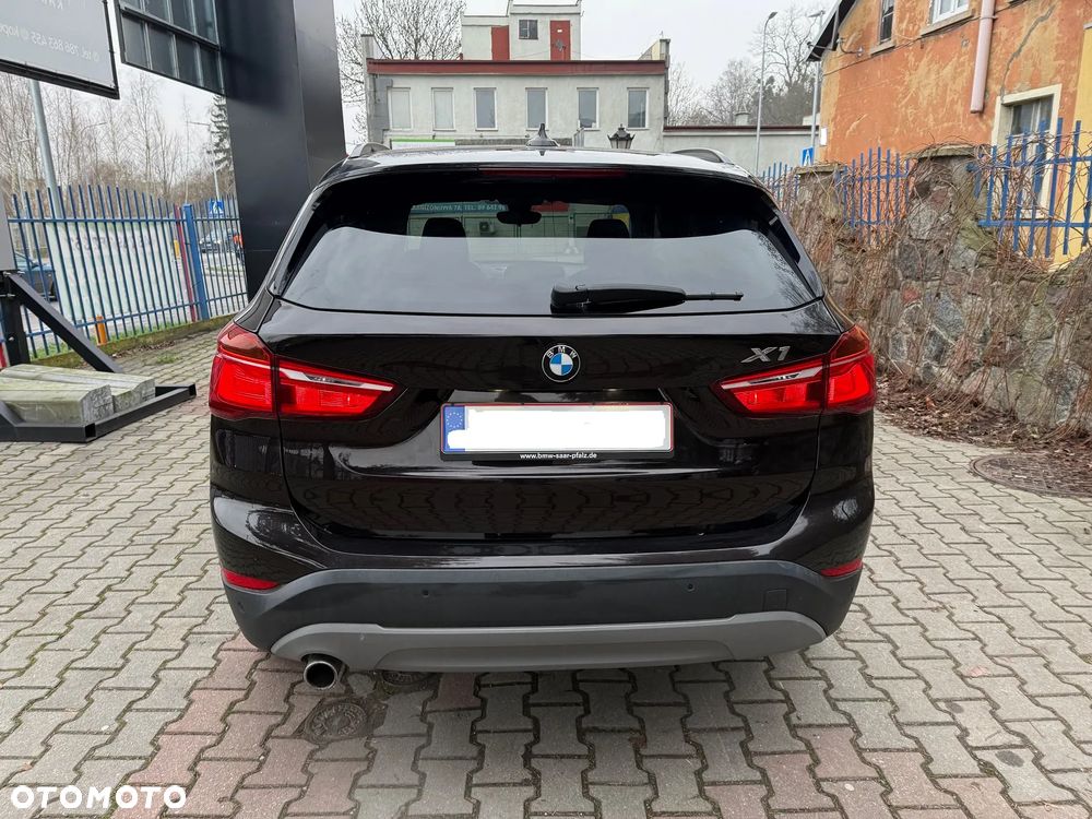 BMW X1 xDrive18d xLine - 8