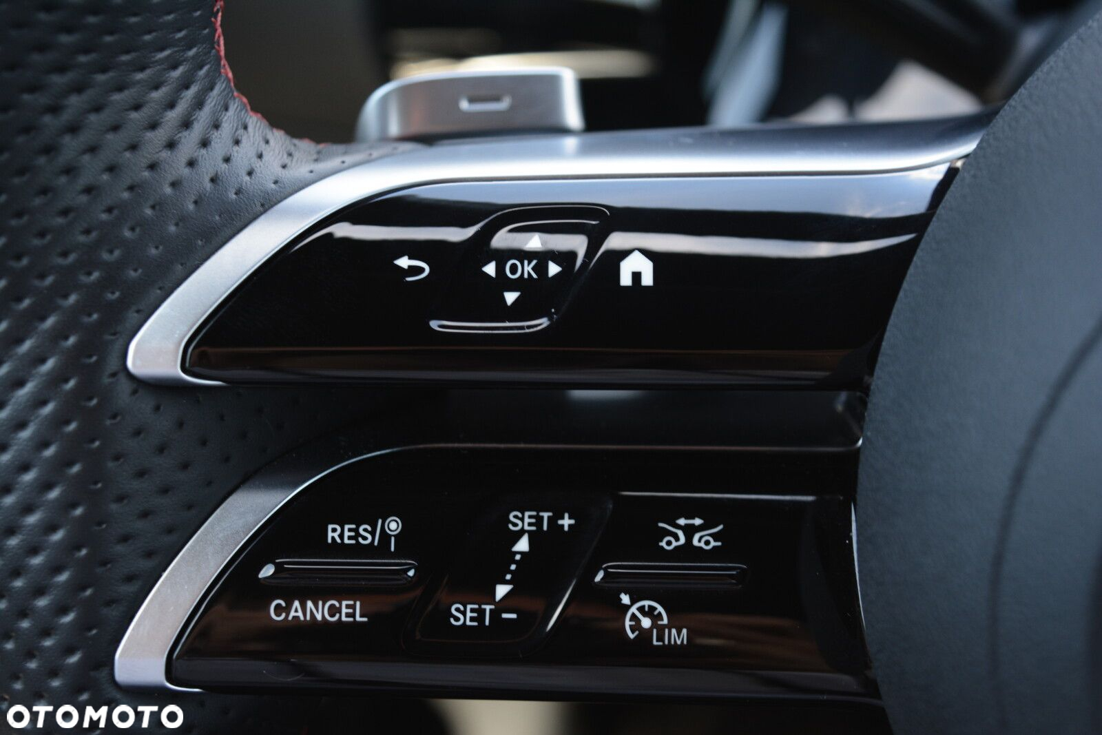 Mercedes-Benz GLA - 16