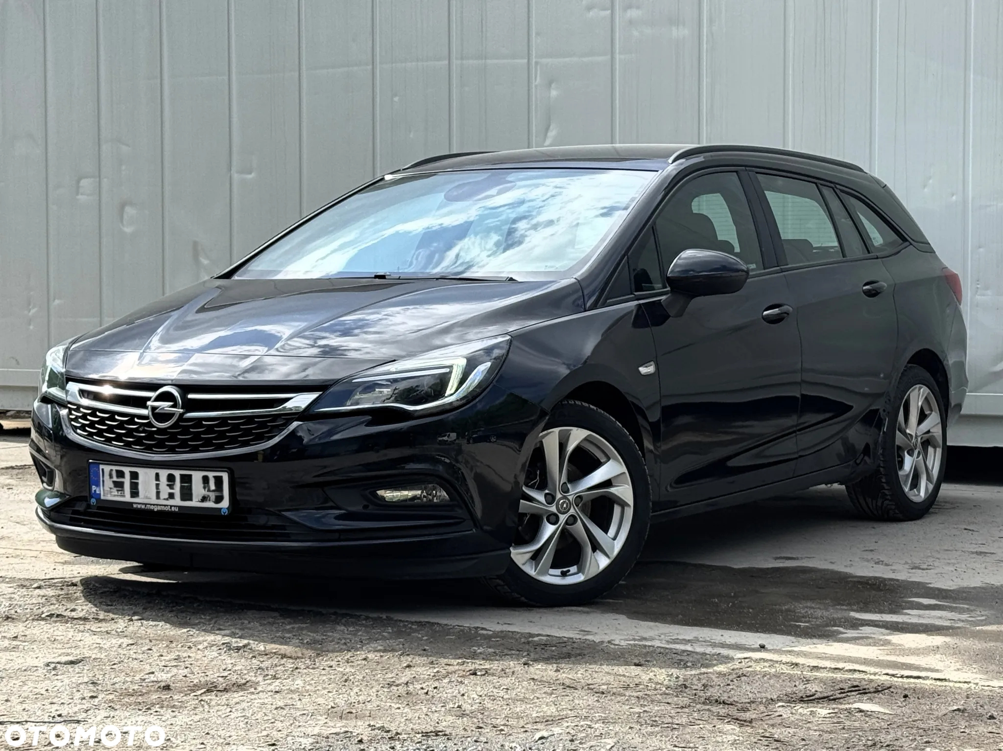 Opel Astra 1.6 D (CDTI) Dynamic - 2