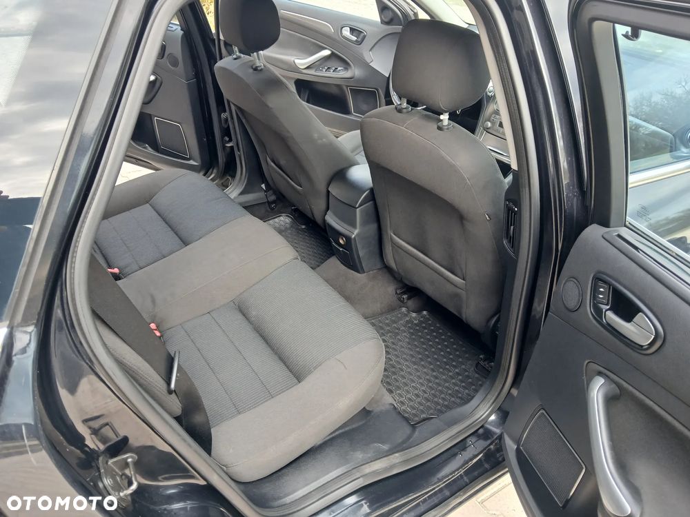 Ford Mondeo 1.8 TDCi Ghia - 10