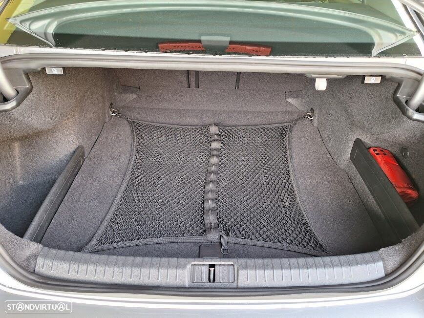 VW Passat 1.6 TDI Confortline DSG - 26