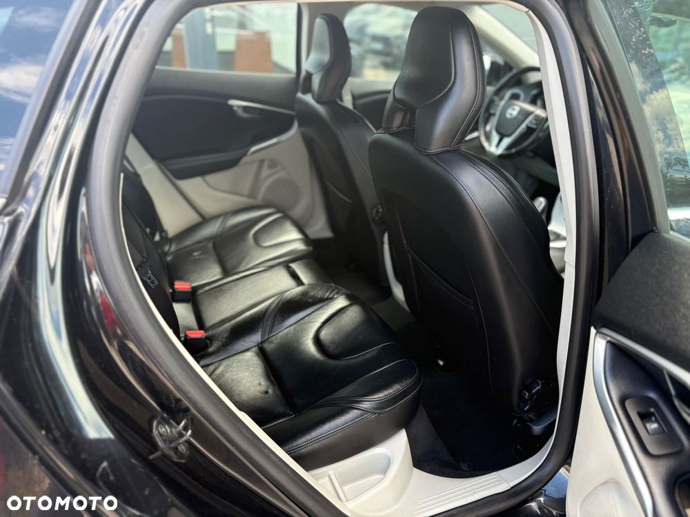 Volvo V40 D2 - 12