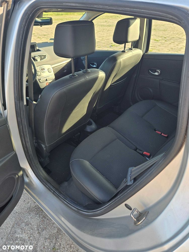 Renault Clio - 5