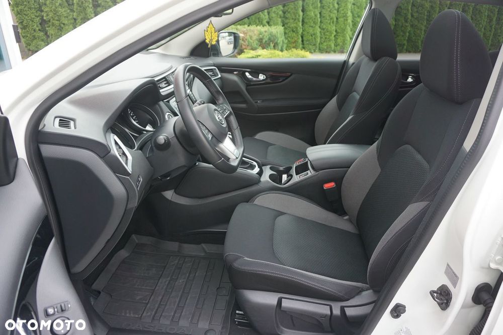 Nissan Qashqai 1.3 DIG-T DCT N-CONNECTA - 21
