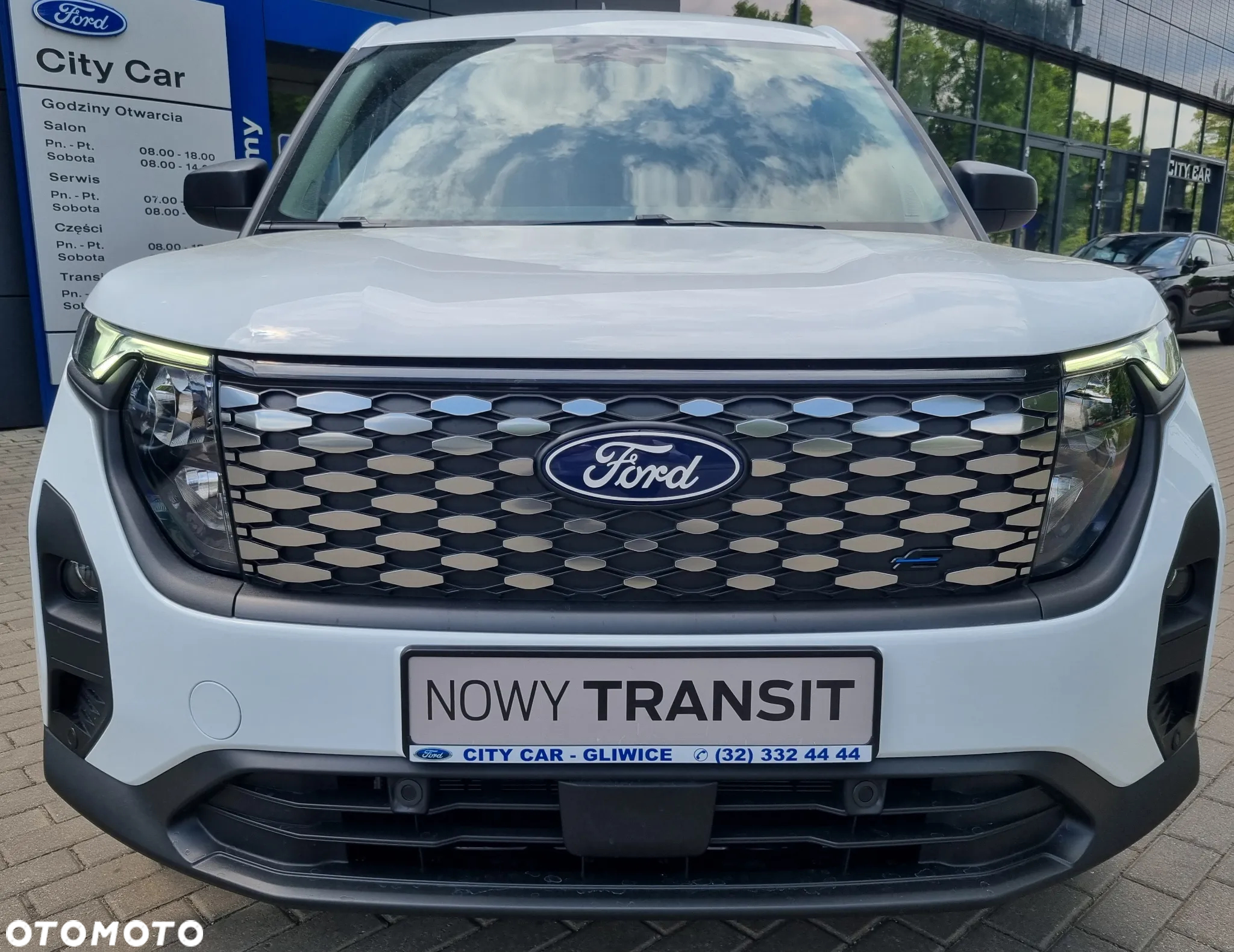 Ford Transit Courier - 8