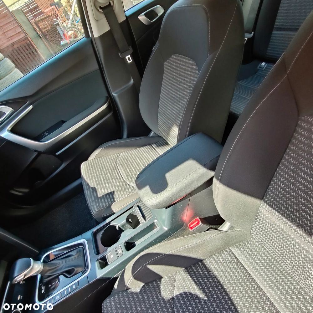 Kia Ceed 1.6 CRDi mHEV L DCT - 11