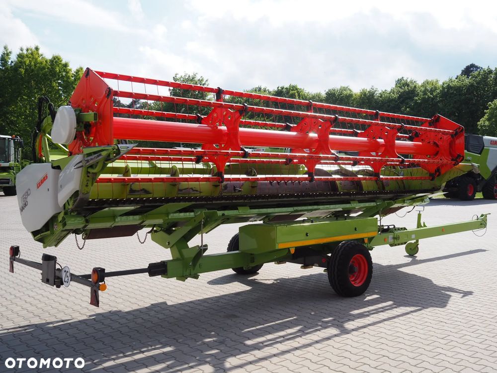 Claas Tucano 570 + V680 - 13