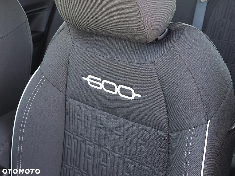 Fiat 600 1.2 Turbo Hybrid eDCT - 10