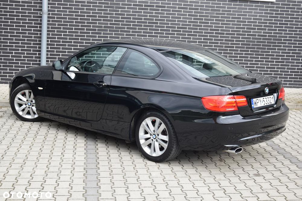 BMW Seria 3 320d M Sport Edition - 3