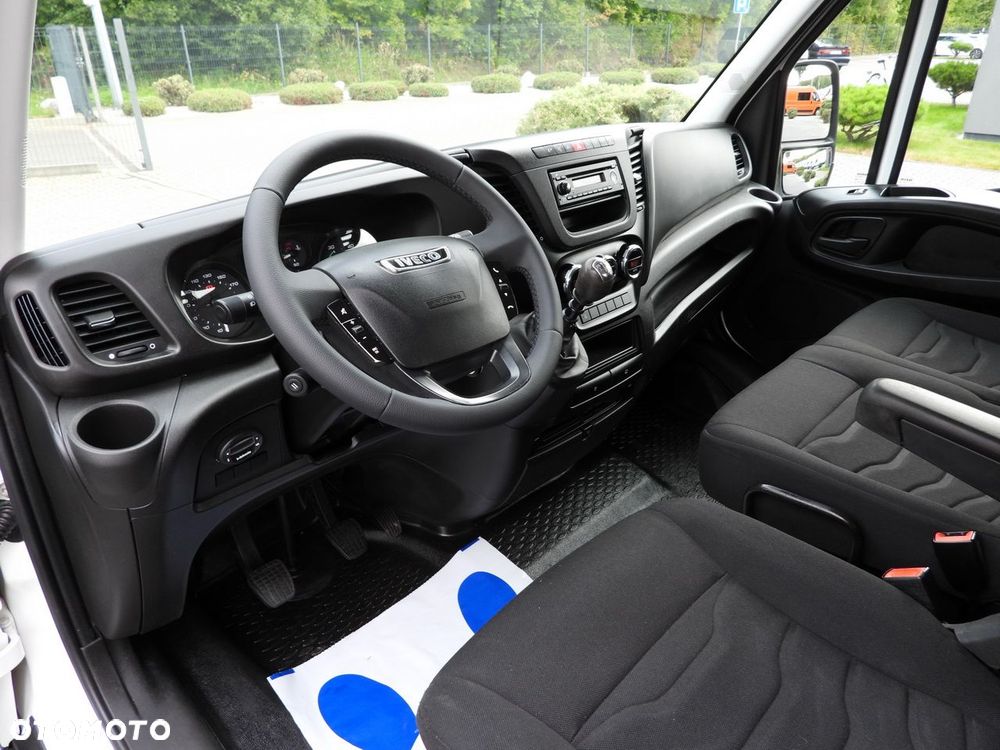 Iveco DAILY 35C17 SKRZYNIA PODWÓJNA KABINA DOKA 7 MIEJSC TEMPOMAT BLIŹNIACZE KOŁA KLIMATYZACJA  170KM - 3