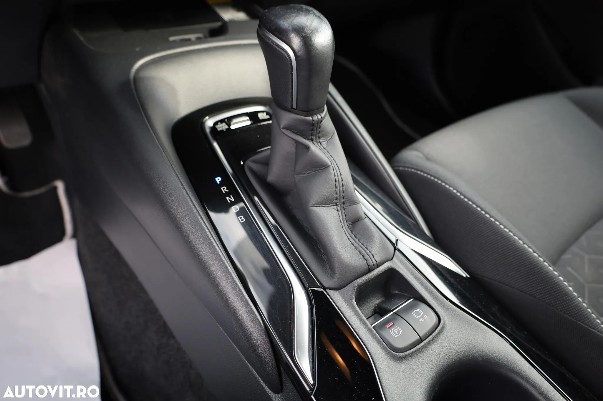 Toyota Corolla 1.8 Hybrid Comfort - 14