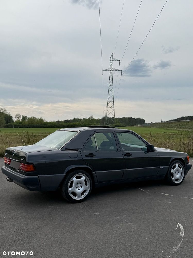 Mercedes-Benz W201 (190) - 6