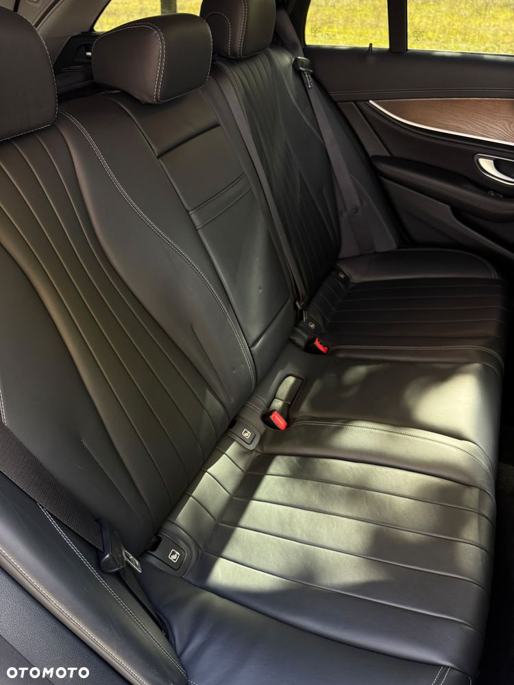 Mercedes-Benz Klasa E 220 d 9G-TRONIC Exclusive - 36