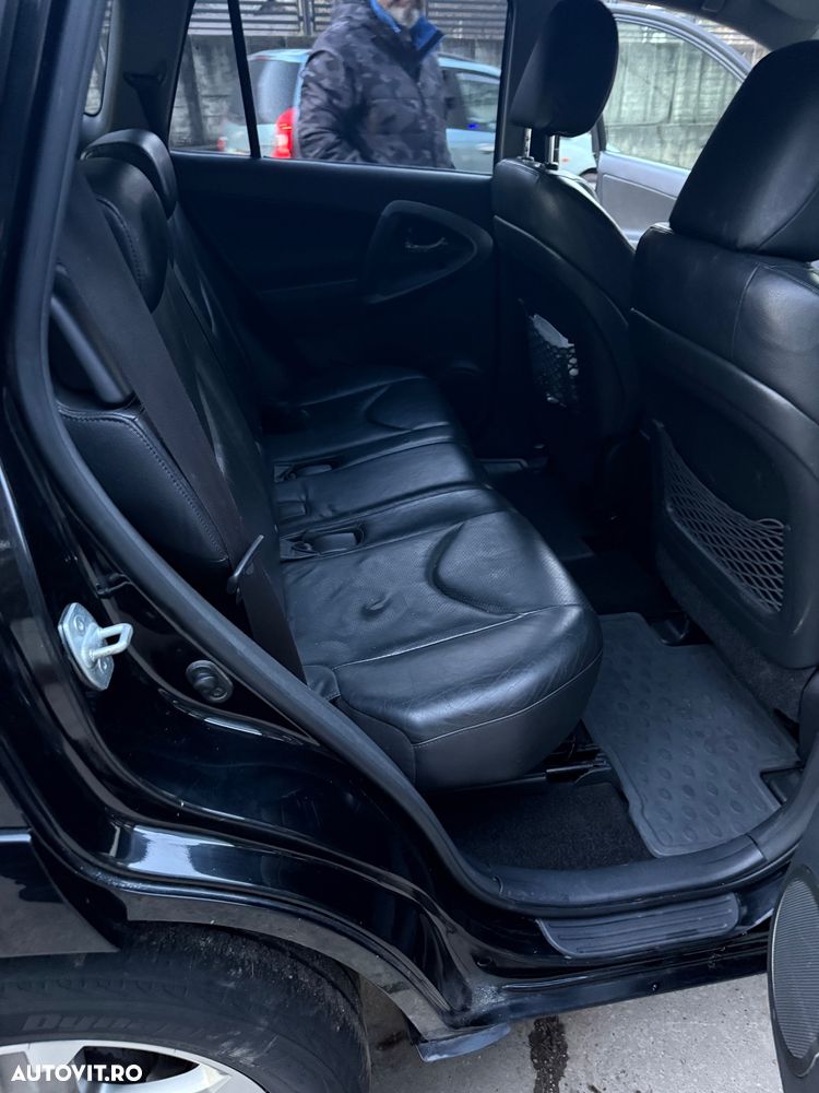 Toyota RAV4 2.2 D-CAT AWD Aut Luxury - 6