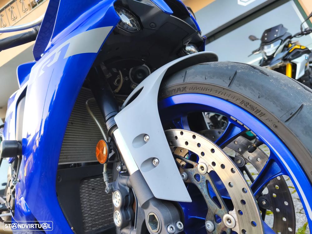 Yamaha YZF R1 AKRAPOVIC - 9