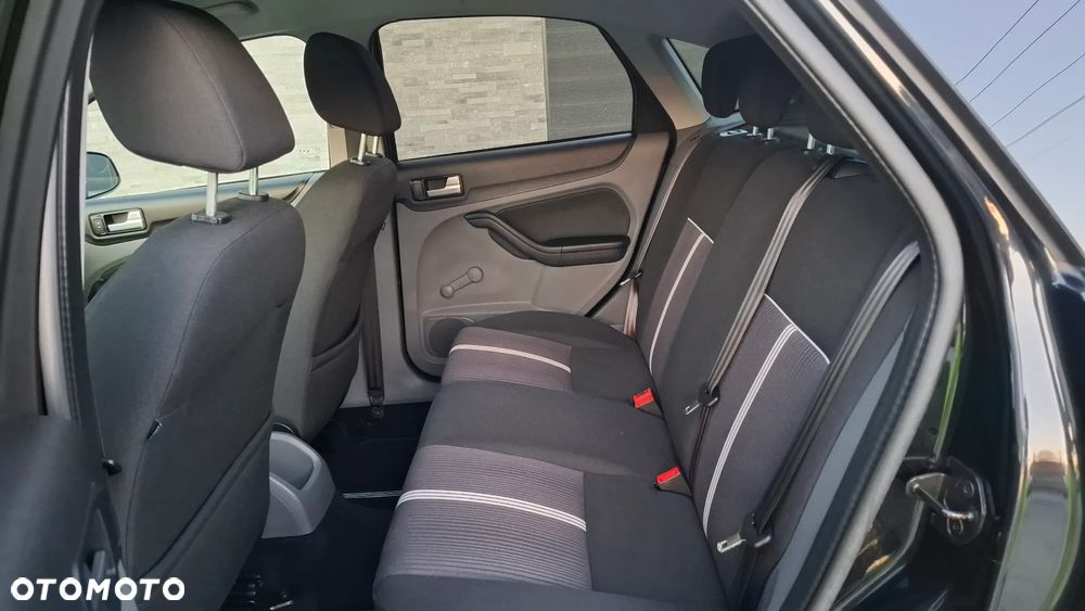 Ford Focus 1.6 16V Black Magic - 25