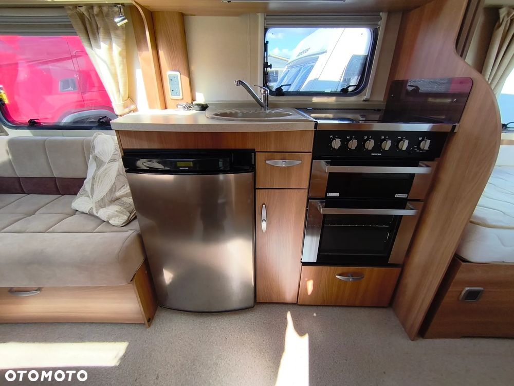 SWIFT CONQUEROR 565 - 19