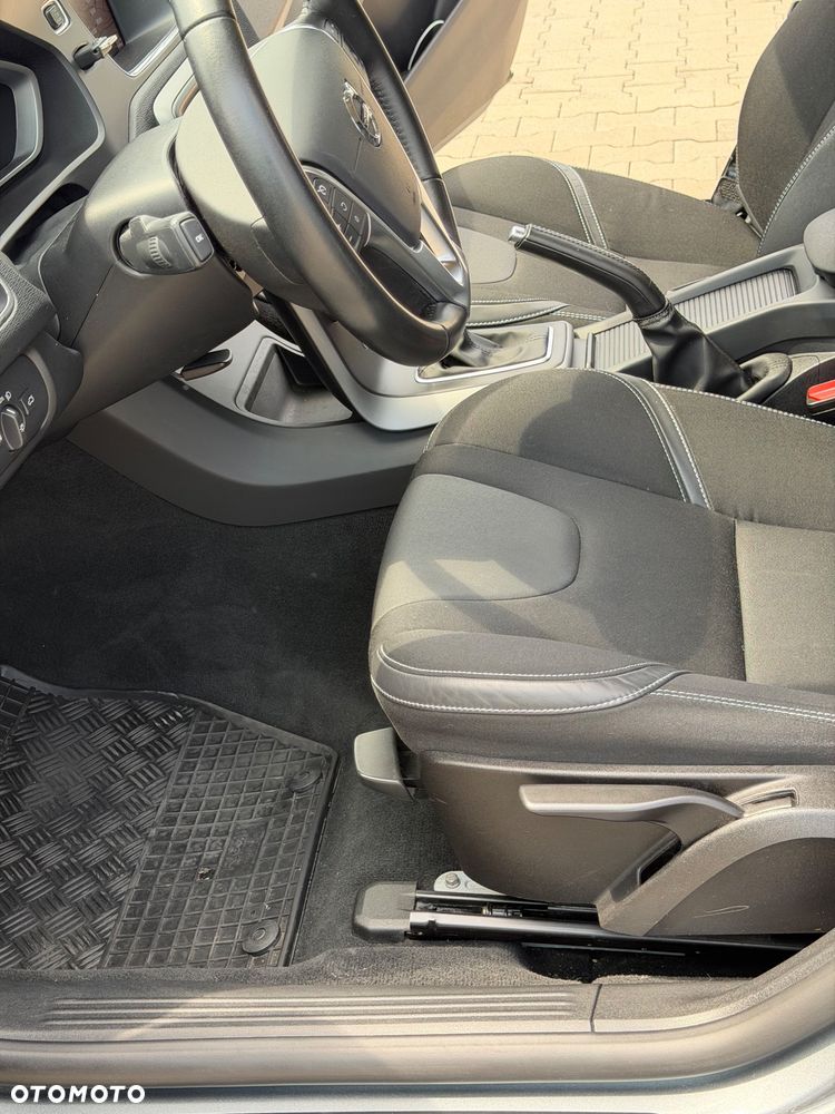 Volvo V40 - 17