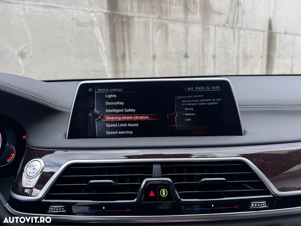 BMW Seria 7 730d xDrive - 29