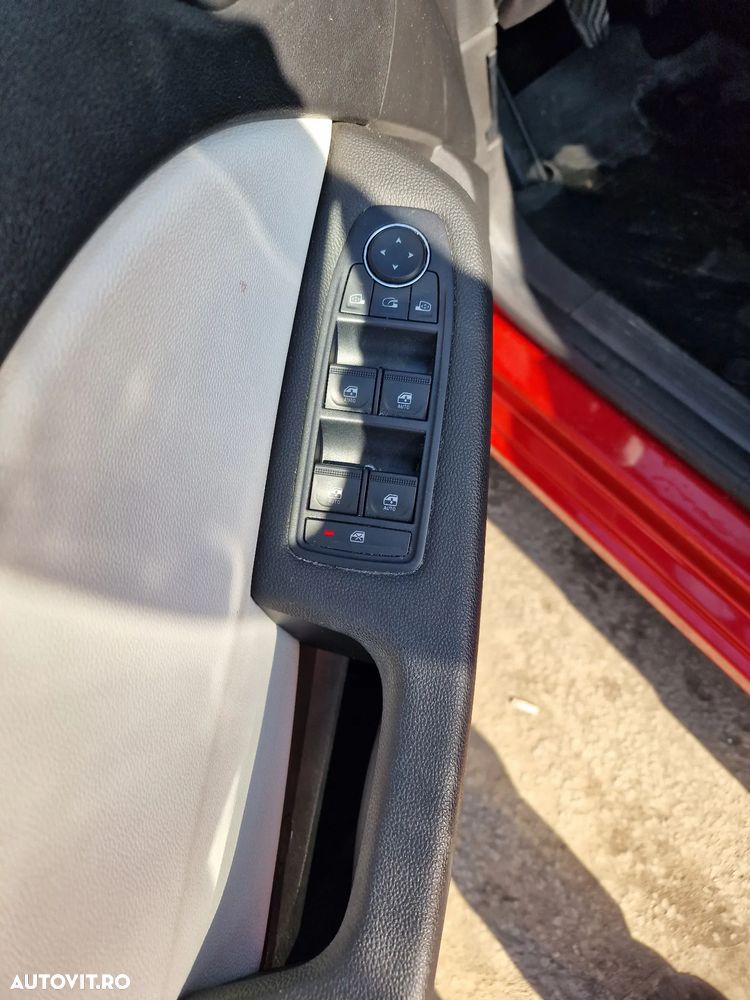 Renault Clio V TCe 90 Techno - 17