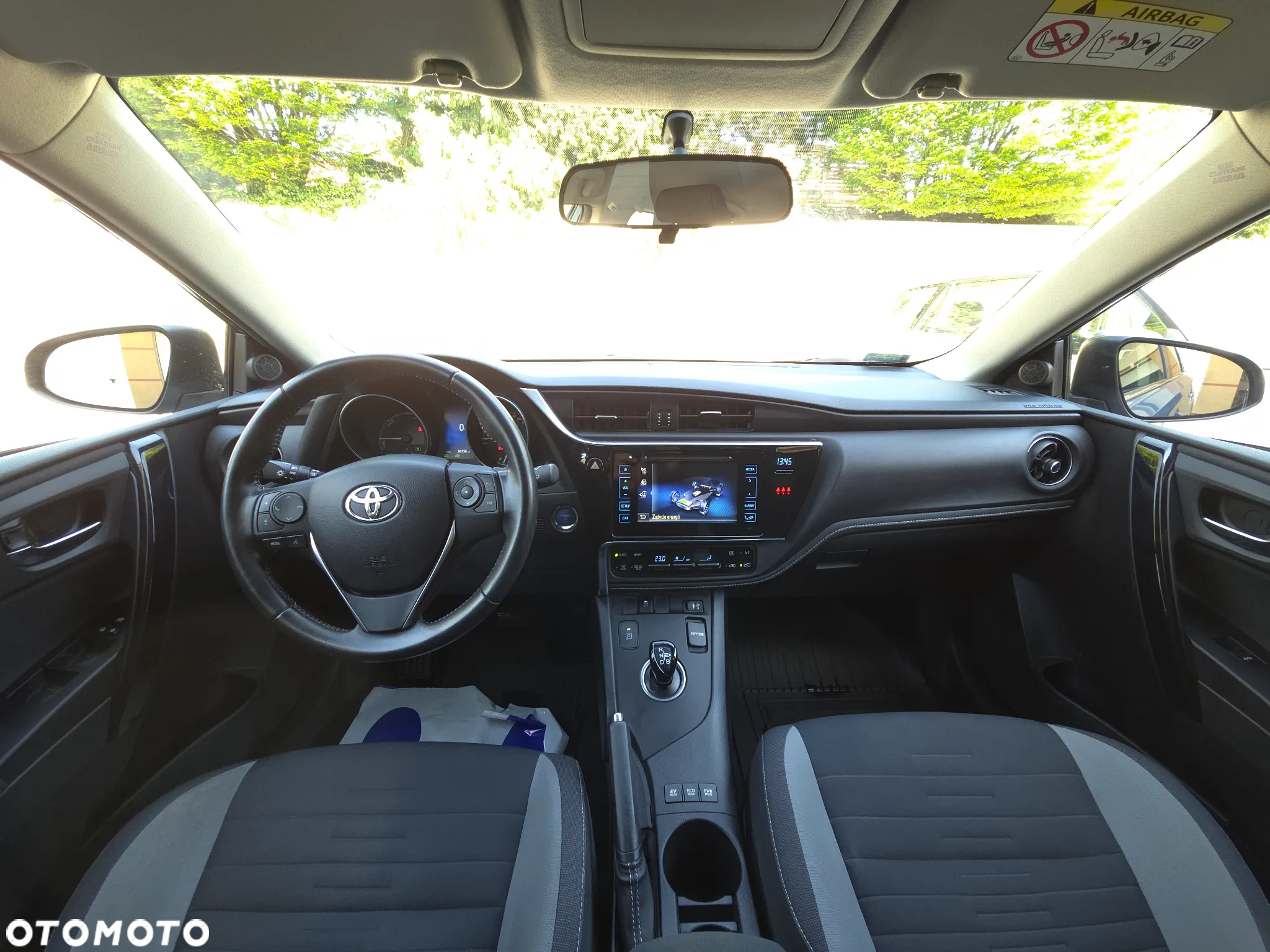 Toyota Auris Hybrid 135 Premium - 6