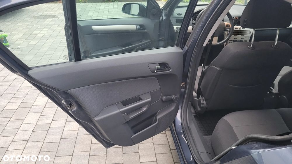 Opel Astra 1.6 Enjoy - 16