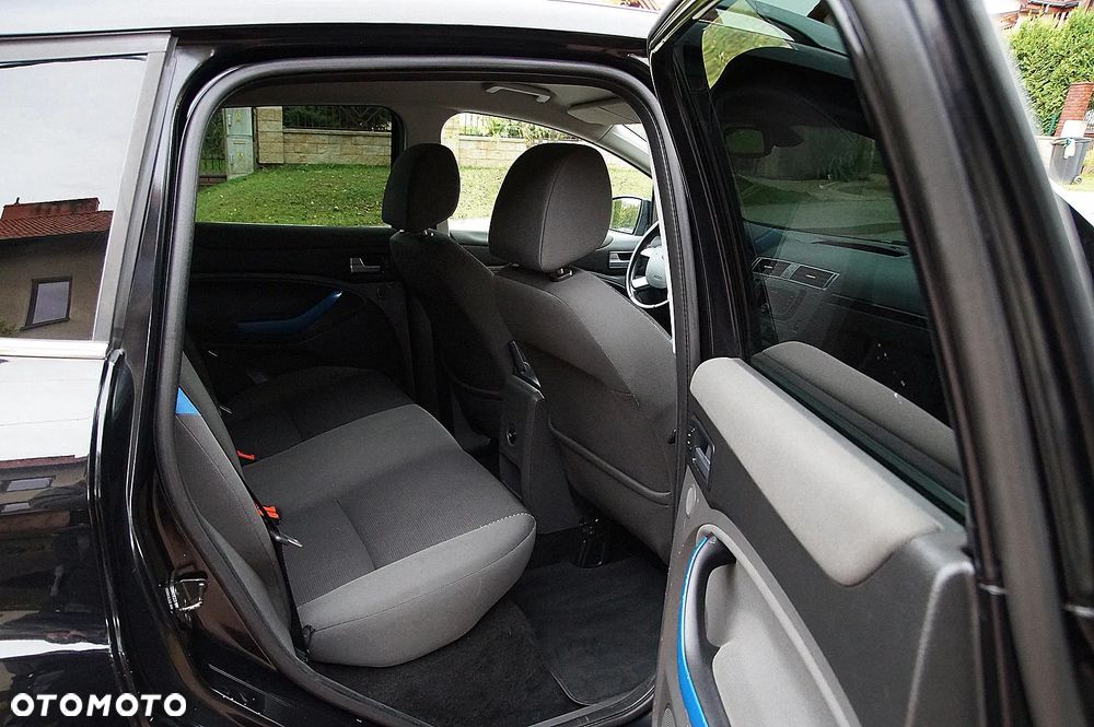 Ford Kuga 2.0 TDCi 2x4 Titanium - 17