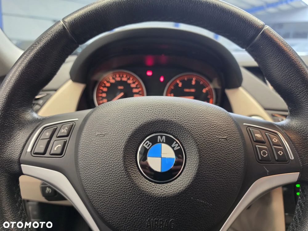 BMW X1 xDrive18d xLine - 38