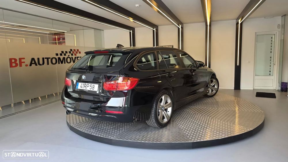 BMW 318 d Touring Aut. Sport Line - 18