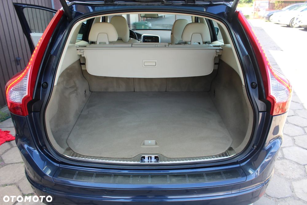 Volvo XC 60 D4 AWD R-Design Summum - 30