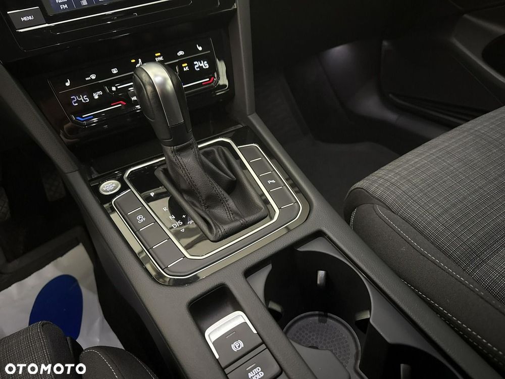 Volkswagen Passat - 17