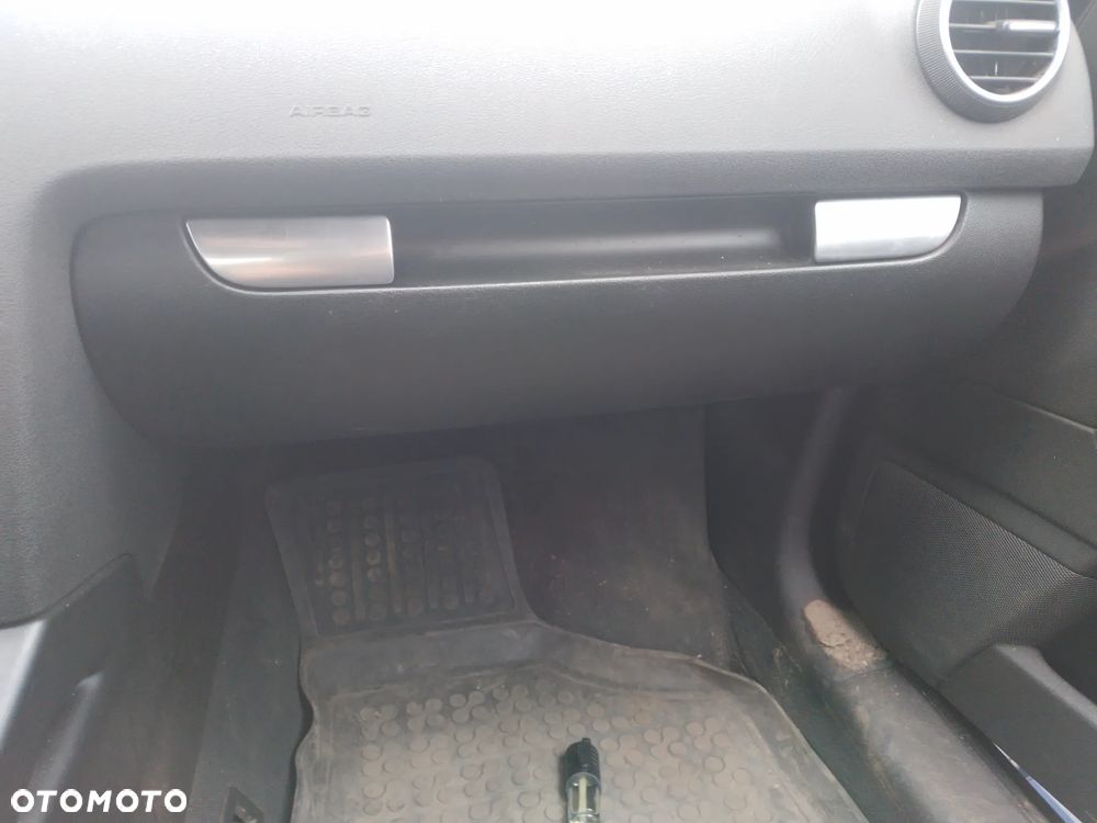 AUDI A3 8P 03-08 2.0 TDI BKD LY7W  FOTEL PRAWY LEWY KANAPA - 29