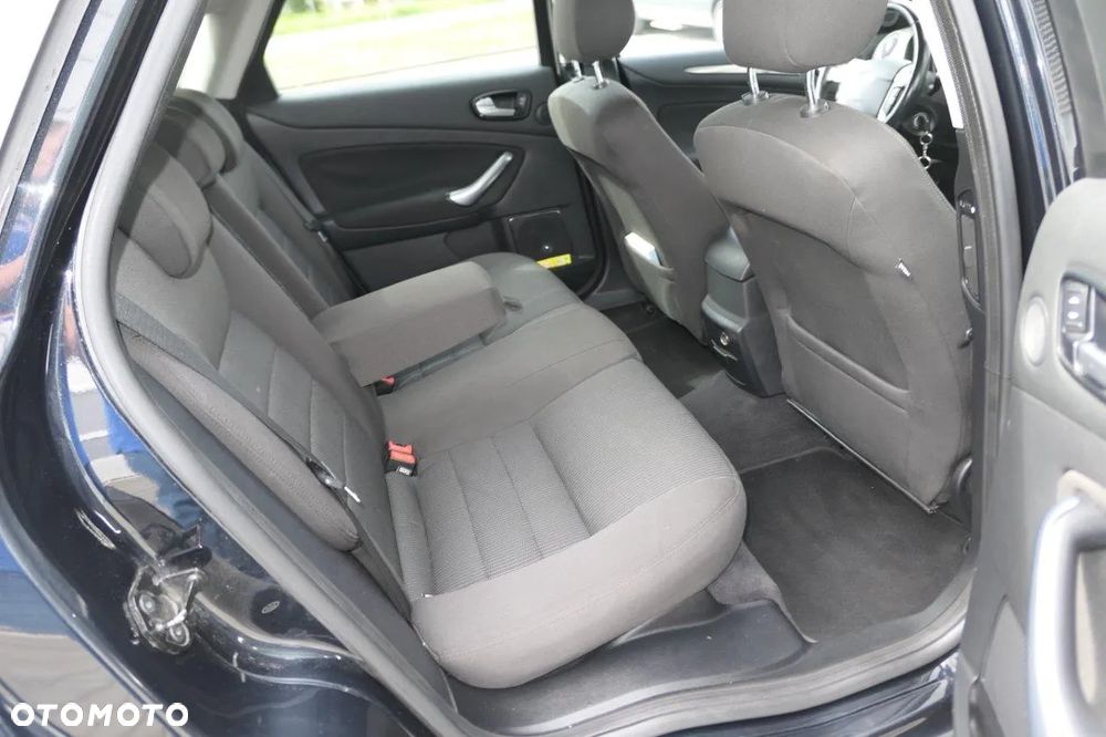 Ford Mondeo 2.0 TDCi Ambiente - 10