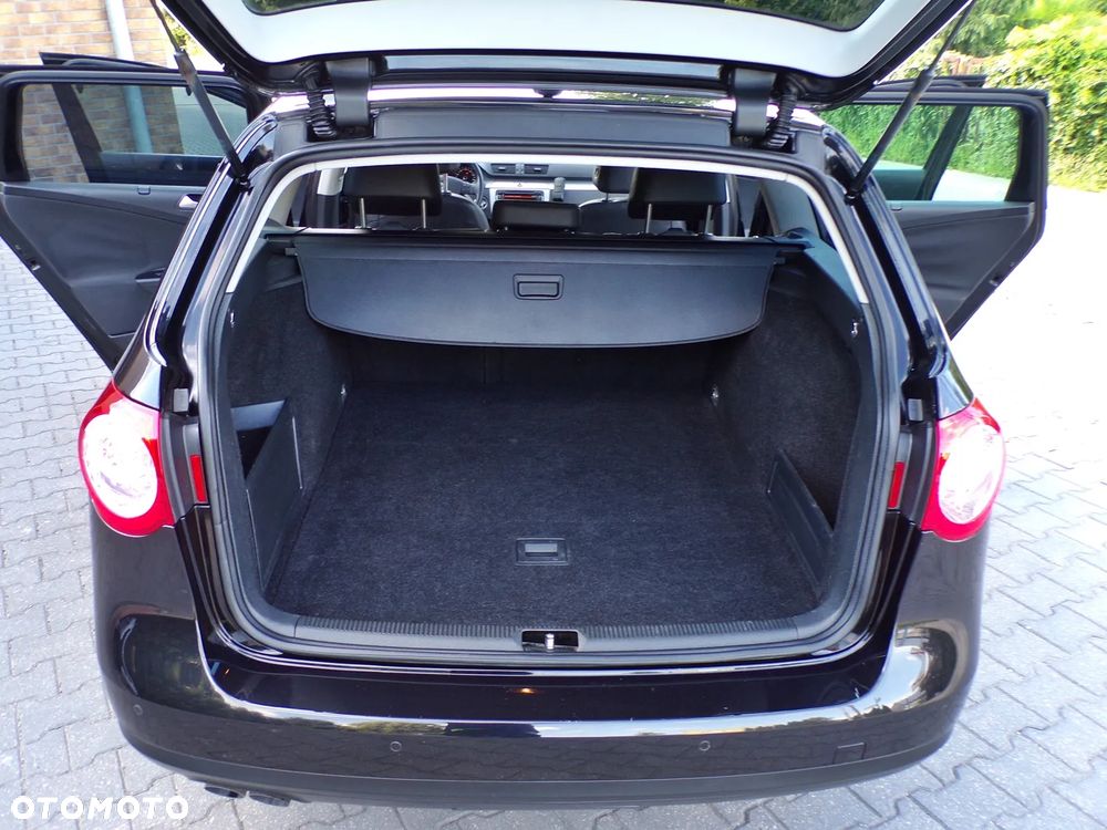 Volkswagen Passat Variant 2.0 TDI Highline - 32