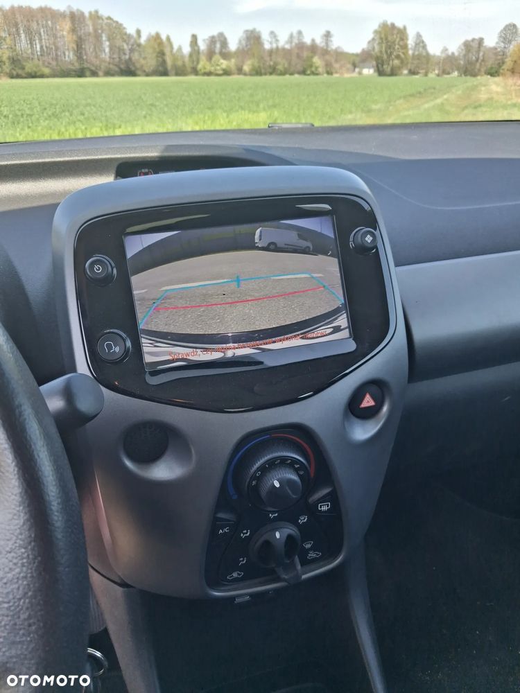 Toyota Aygo x-play - 6