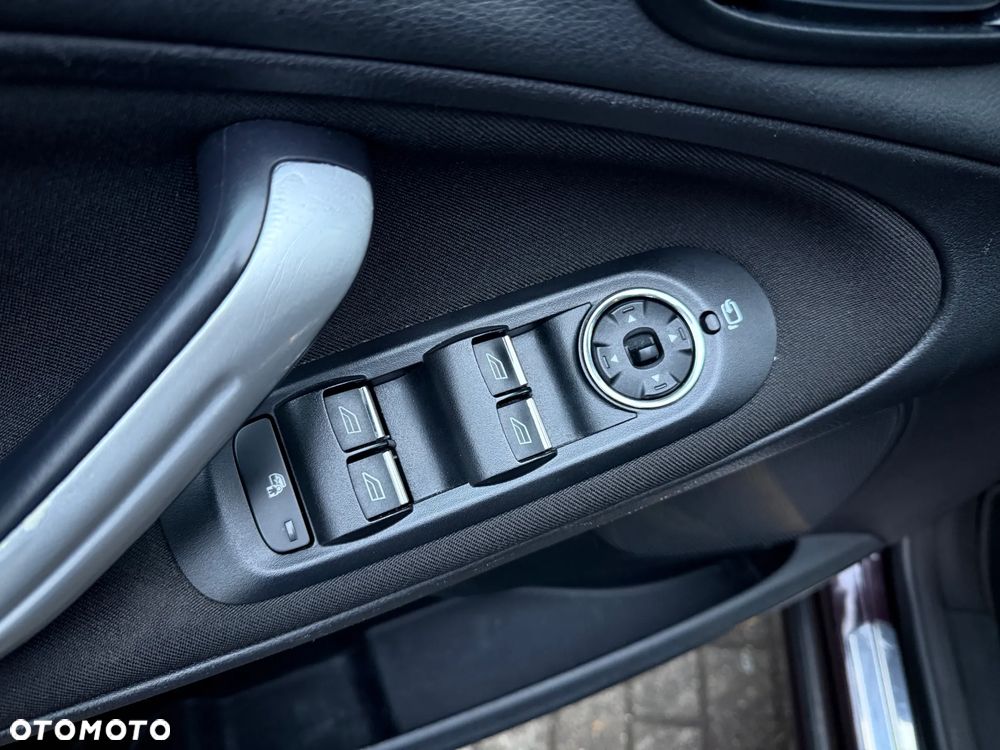 Ford S-Max 2.0 TDCi DPF Titanium - 26