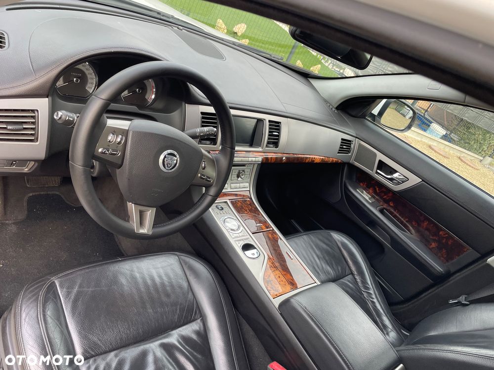 Jaguar XF 3.0 V6 Premium Luxury - 5