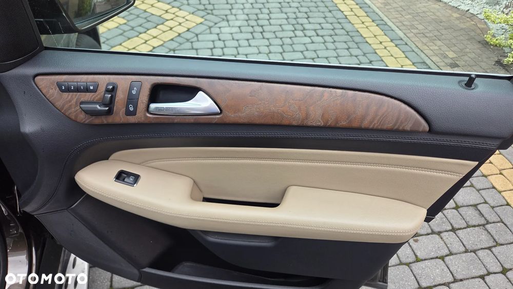 Mercedes-Benz ML 350 BlueTEC 4-Matic - 12