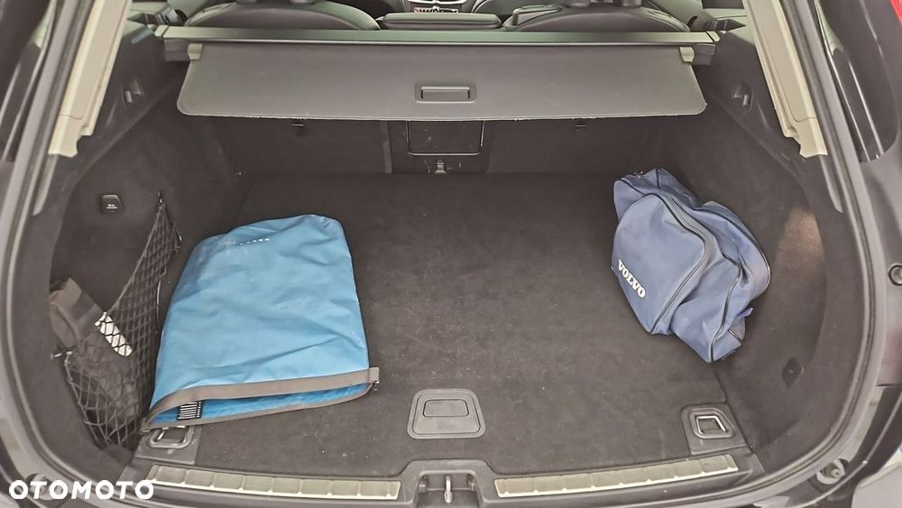 Volvo XC 60 T6 Plug-In Hybrid AWD Plus Bright - 23