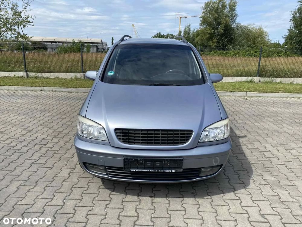 Opel Zafira 1.8 16V Elegance - 2