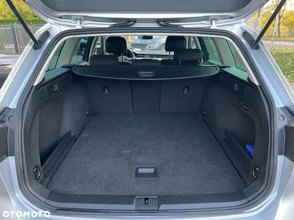 Volkswagen Passat 2.0 TDI BMT Comfortline - 13