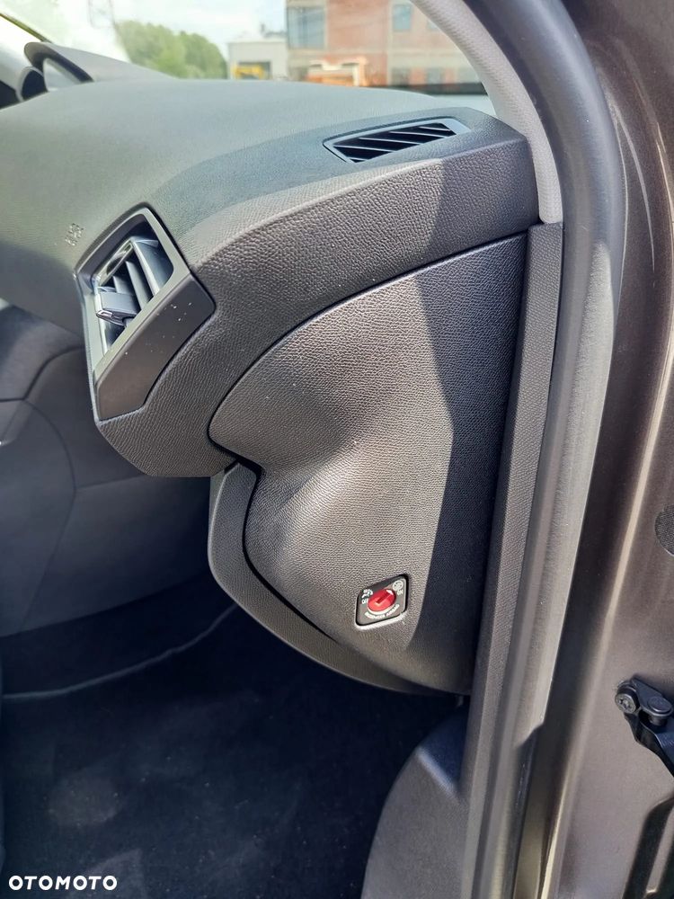 Peugeot 308 - 24
