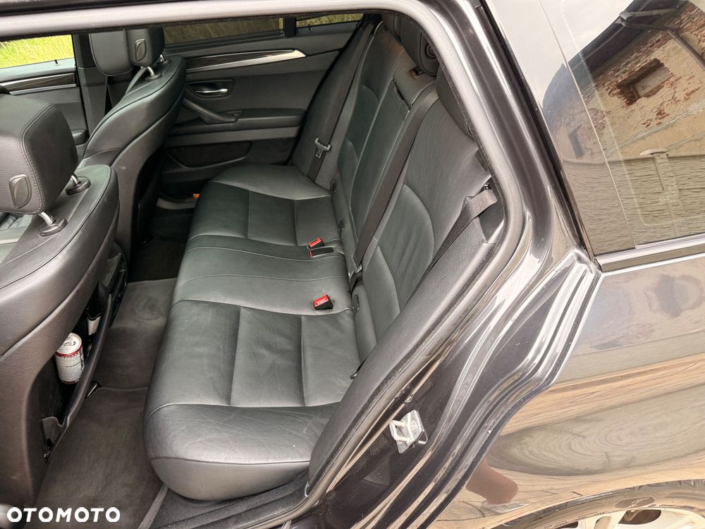 BMW Seria 5 525d - 17