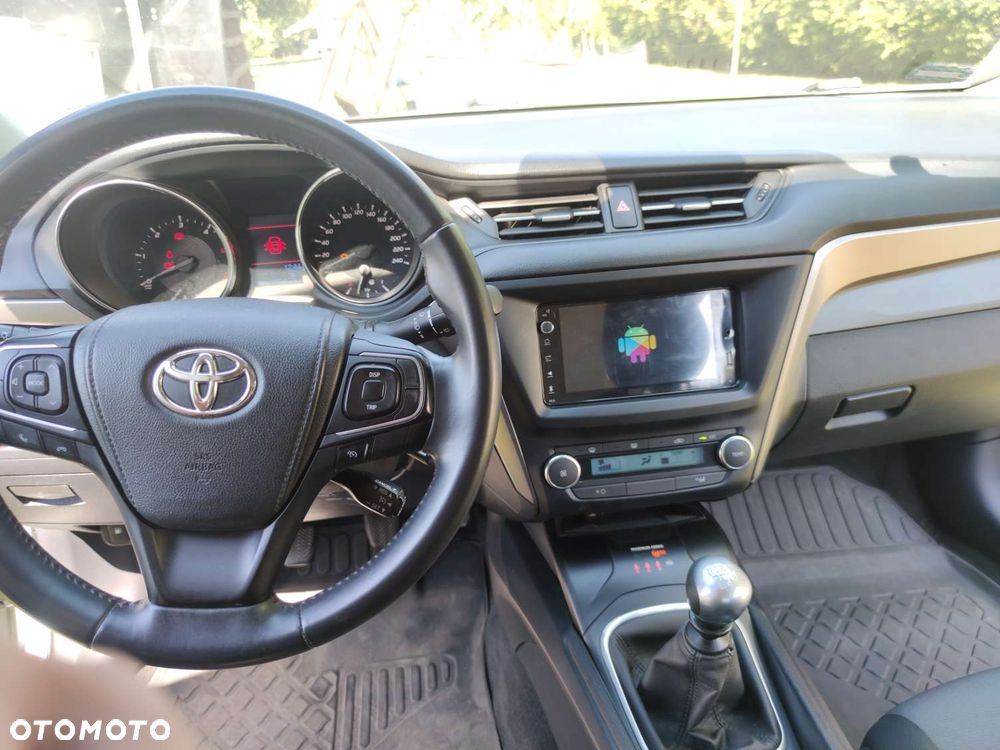 Toyota Avensis 2016 photo 3