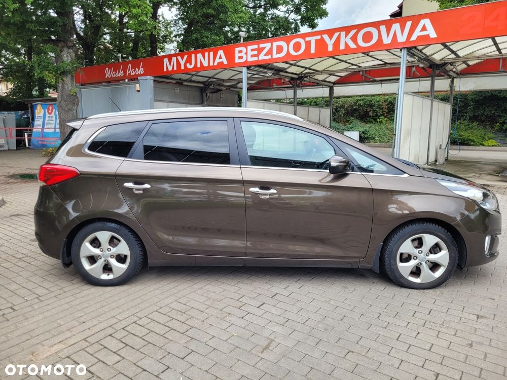 Kia Carens - 3