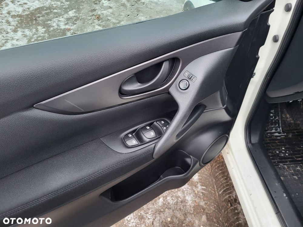 Nissan Qashqai 1.2 DIG-T N-Connecta EU6 - 8