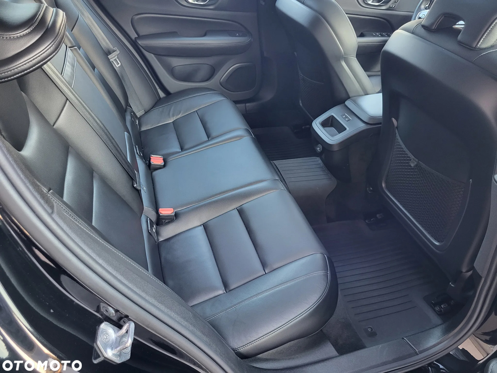 Volvo S60 T5 AWD Momentum Pro - 2