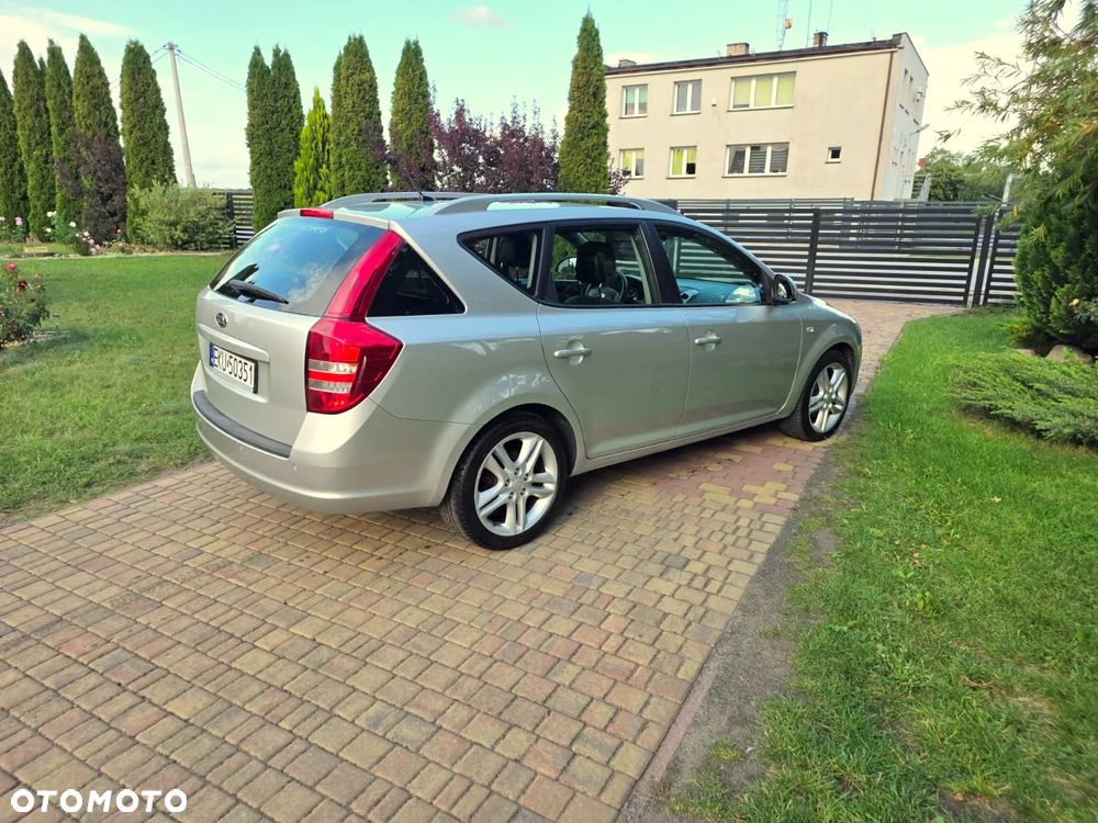 Kia Ceed - 25