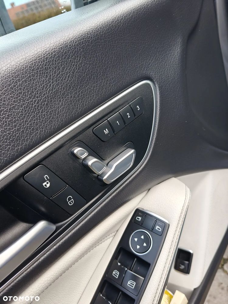 Mercedes-Benz CLA 250 7G-DCT Peak Edition - 17