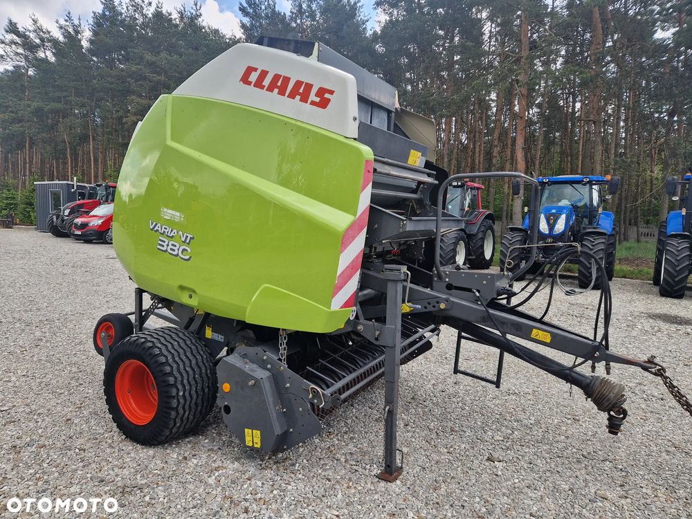Claas VARIANT 380 - 8